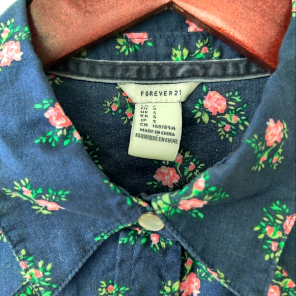 Forever 21 Long-sleeved Floral Button-up Size S Women's - Picture 3 of 4